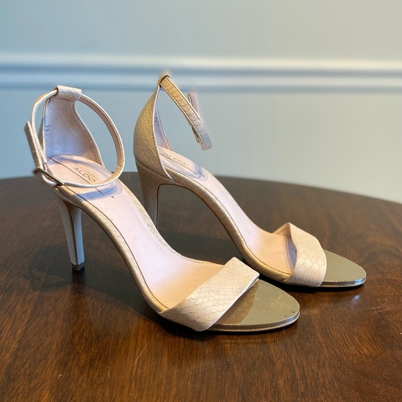 3” heel - Picture 1 of 4